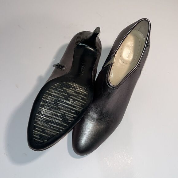 Calvin Klein grey pewter leather 3.5” heel bootie w/ side zipper. - Picture 4 of 5